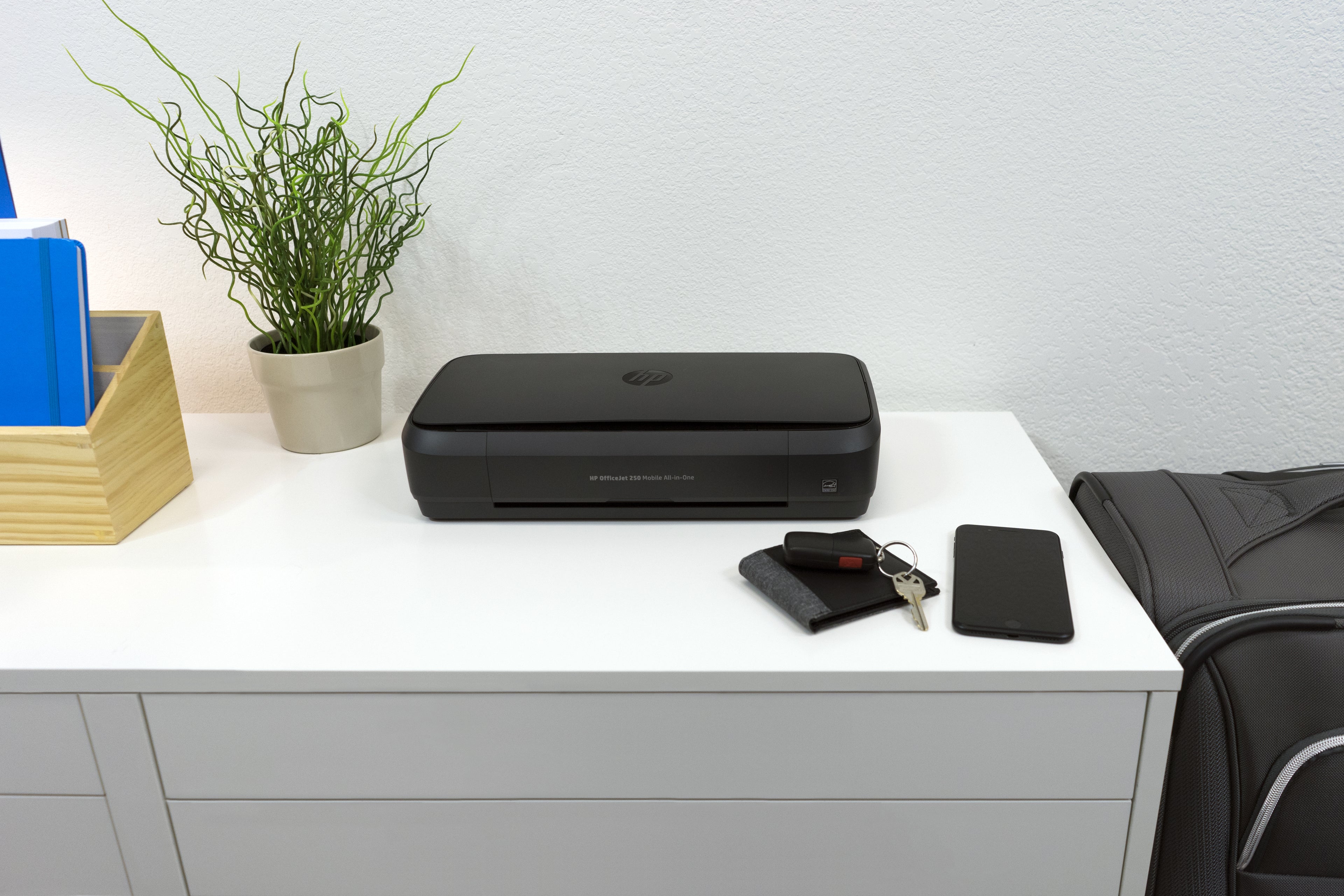 HP OfficeJet Mobile 250 Wireless All-in-One Colore Stampante, Fotocopiatrice, scanner